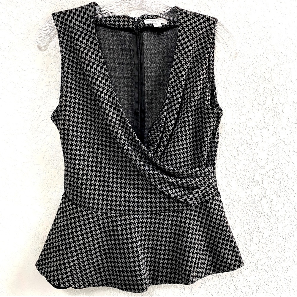 NY&CO Houndstooth Black and Grey Peplum Shell